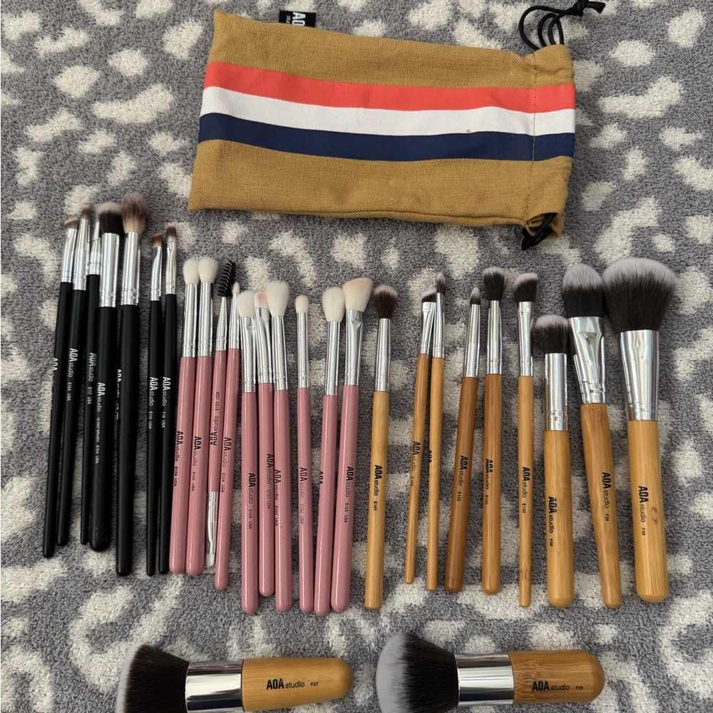 AoA Studio Makeup Brush Set